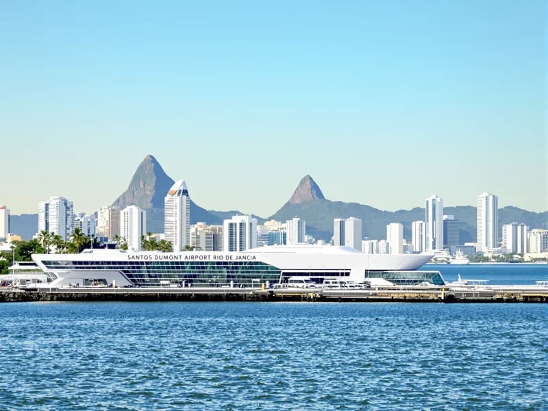 Santos Dumont Airport offers 2km access to Rio de Janeiro financial district avoiding Linha Vermelha route